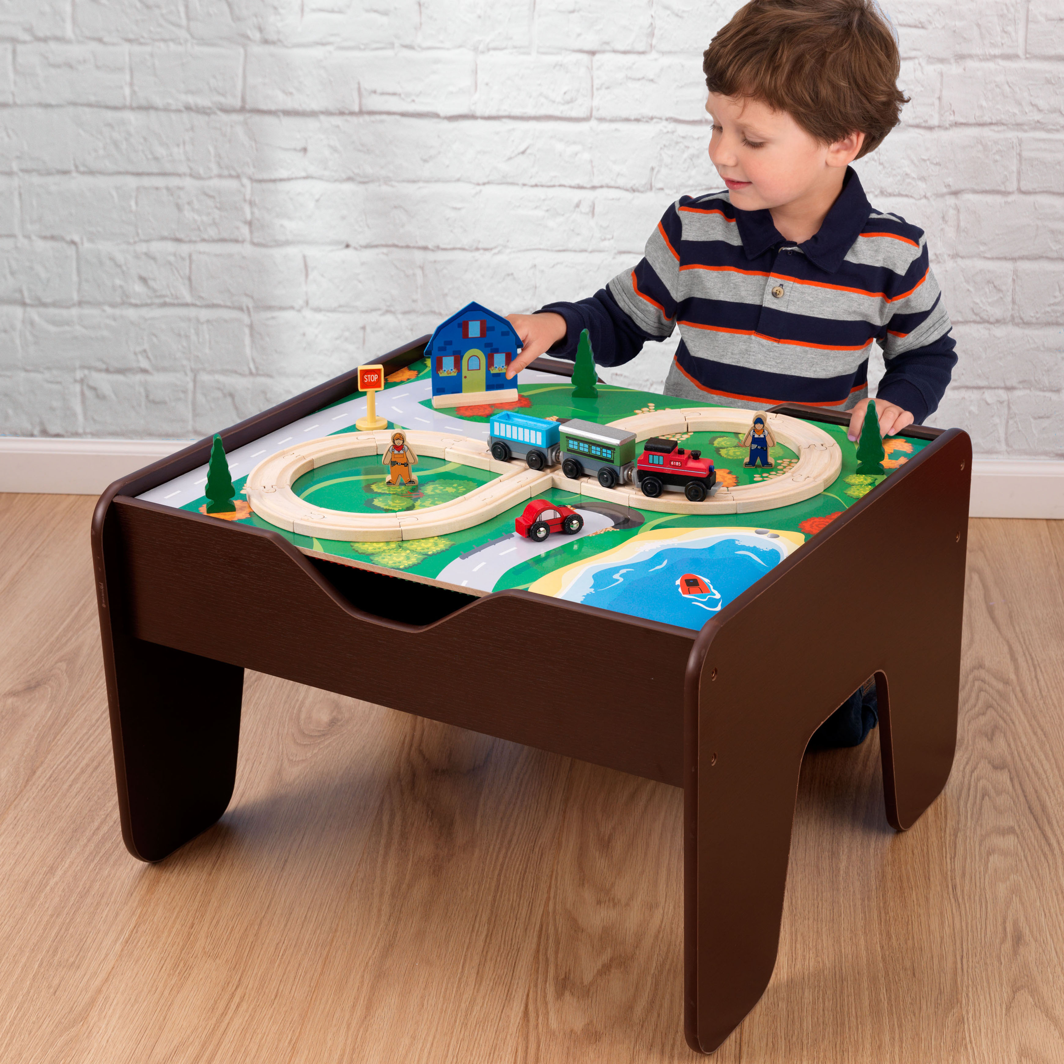 детский стол для игр